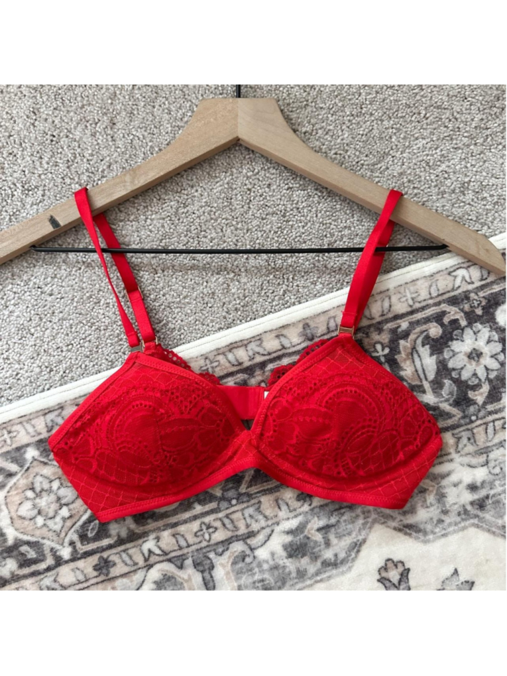 Aerie Red lace bra with floral embroidery, size 38B #lingerie #floral